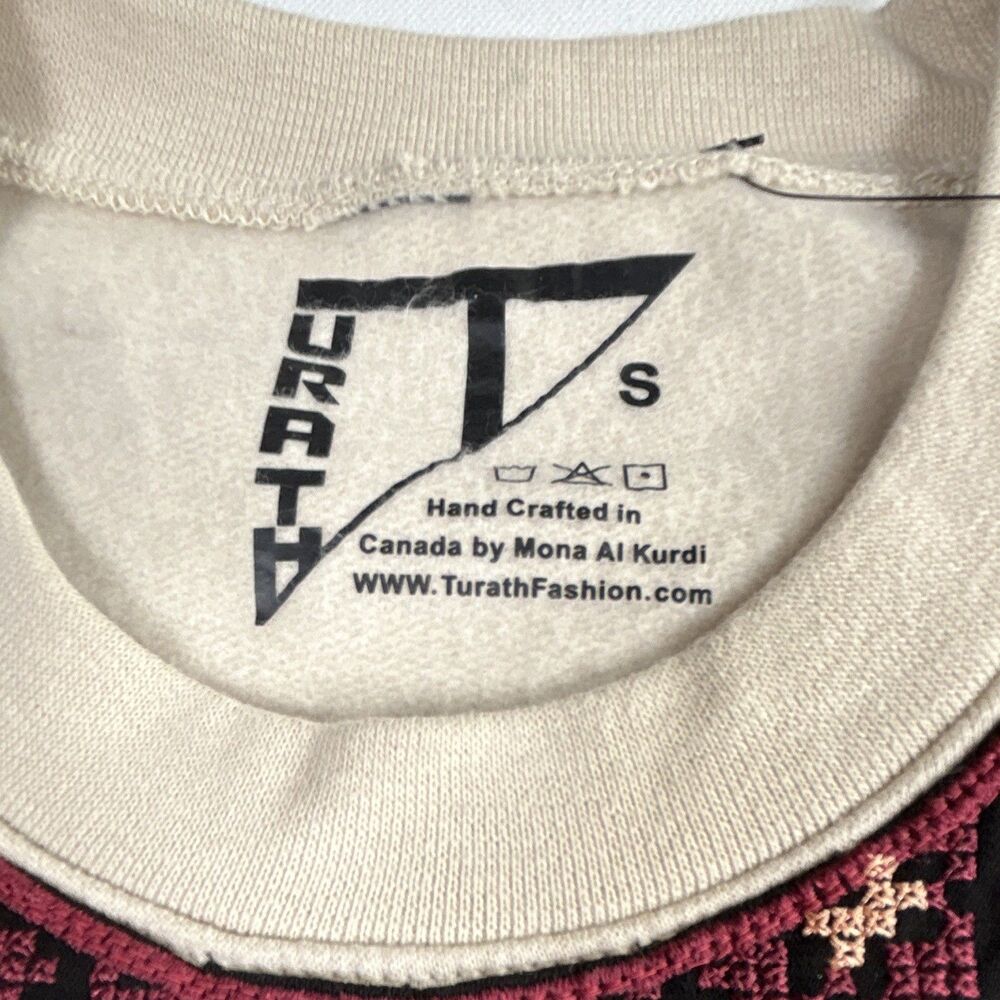 NWT Turath Palestinian Tatreez Embroidered Fleece Crewneck Pullover Sweatshirt S - Picture 3 of 8